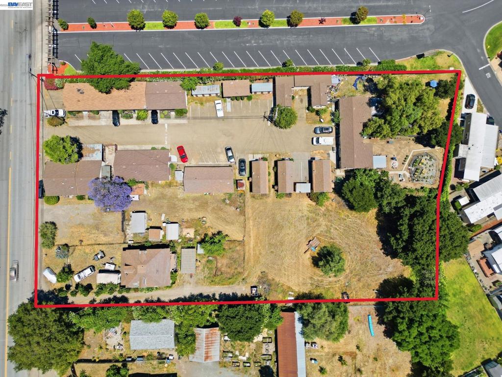 585 Old Canyon Rd