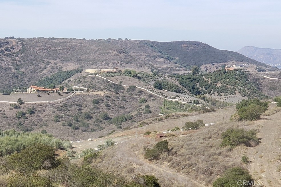 8 La Cruz Drive