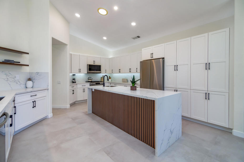 67568 S Laguna Drive