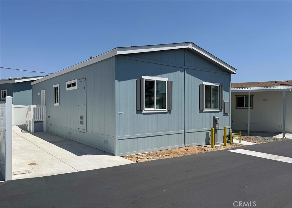 8086 Mission Boulevard 20