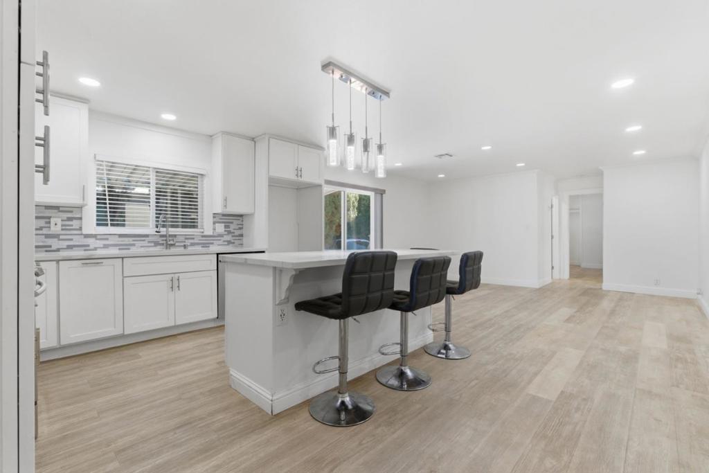 385 Pinefield Road 385