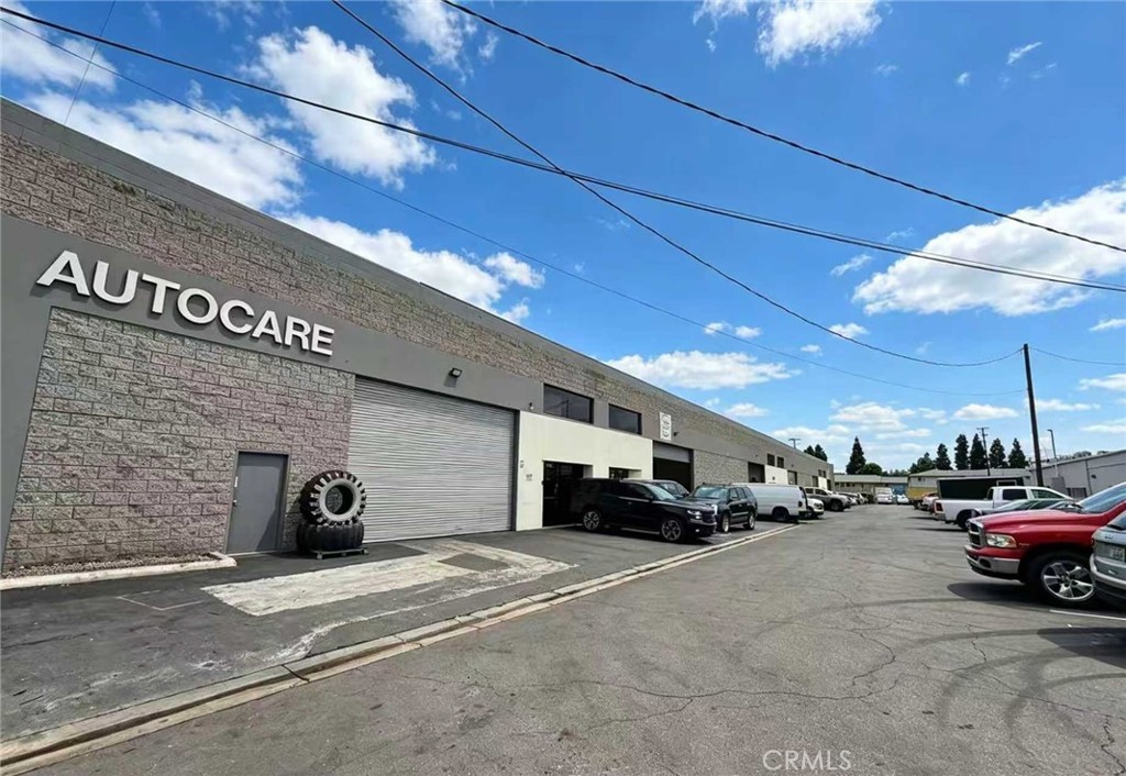 2512 E South