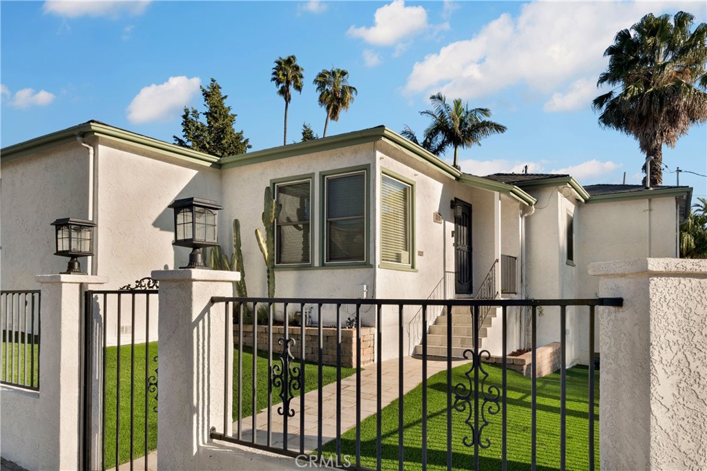 3275 Boundary