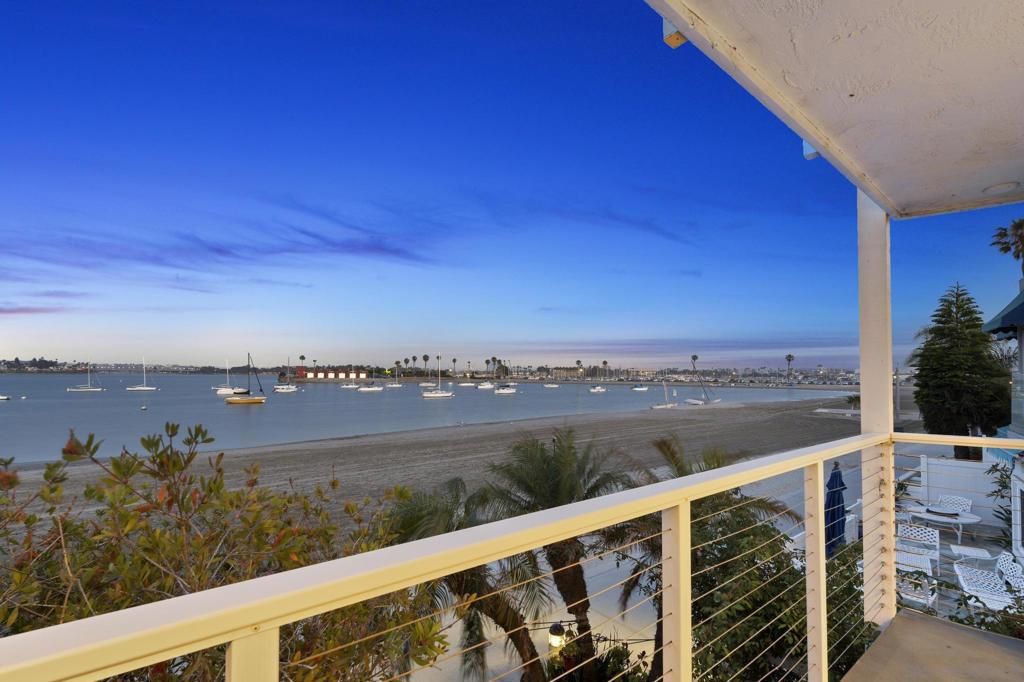 3630 Bayside Walk B