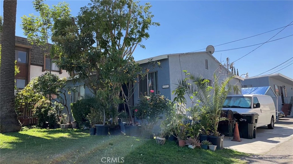 521 Pomelo Avenue