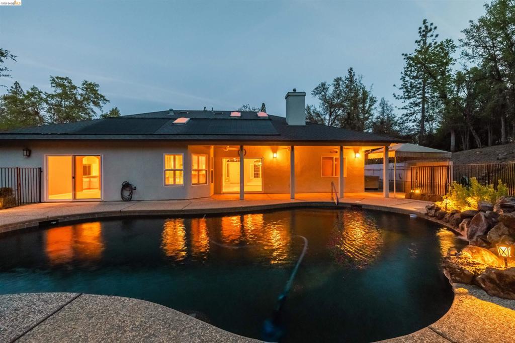 19035 Apple Valley Dr