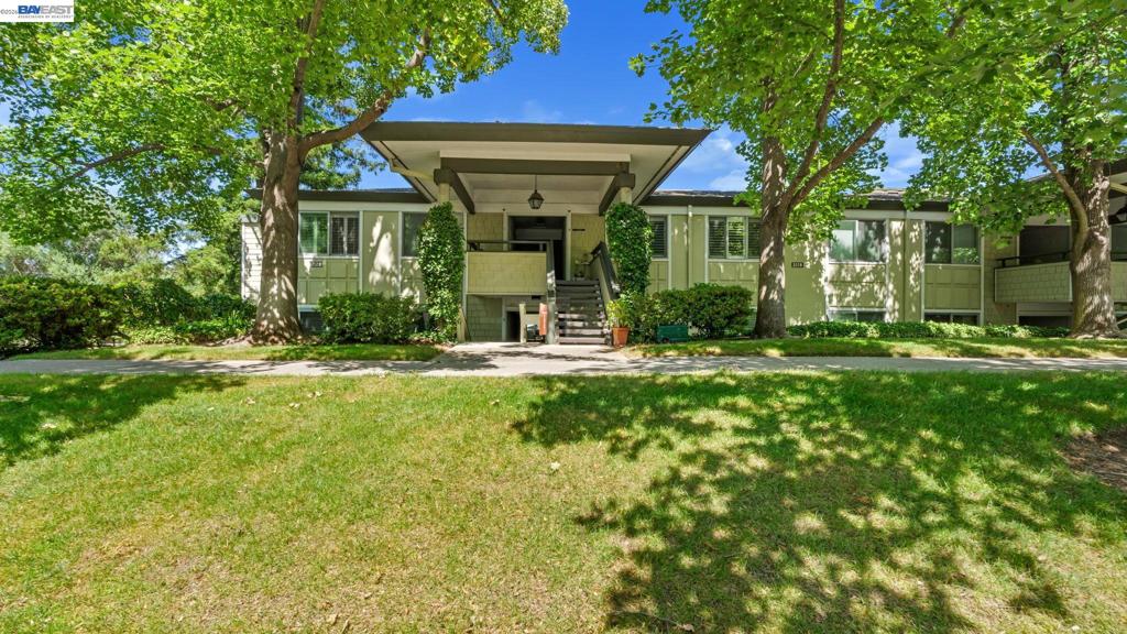 2128 Tice Creek Dr 3