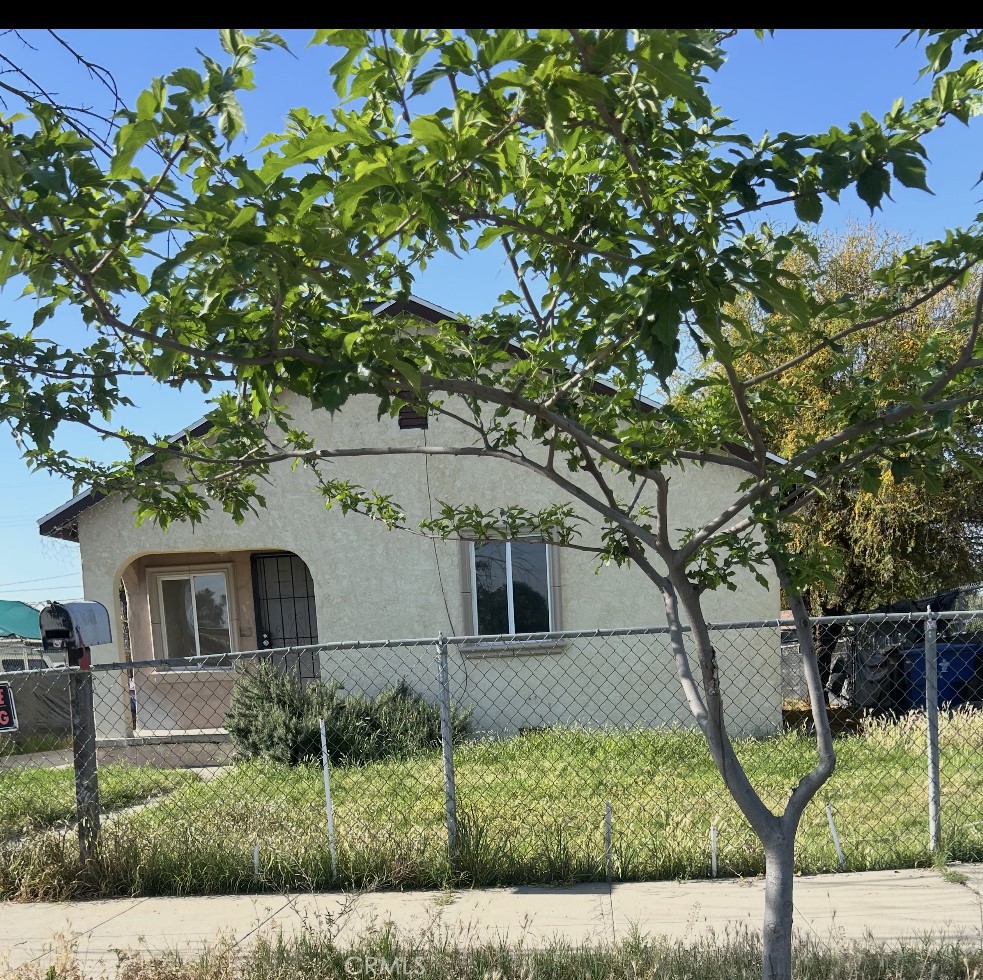 1007 E 18th