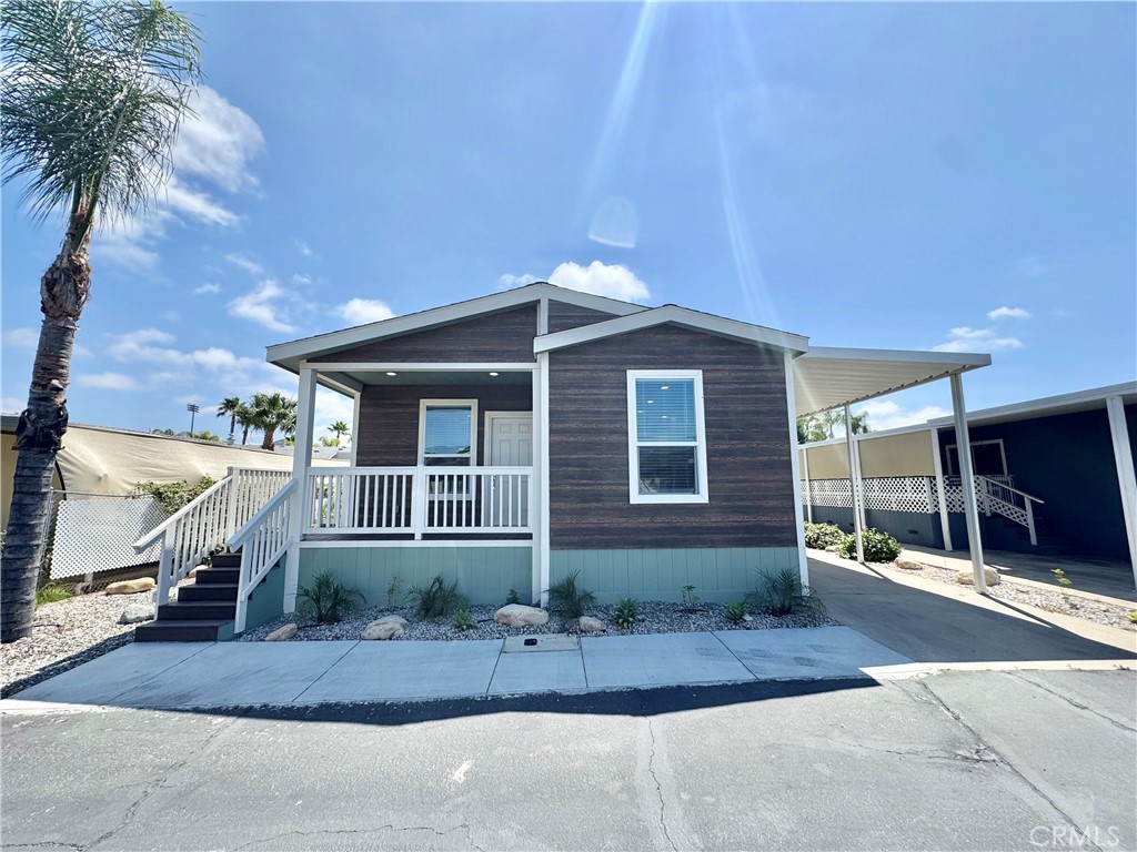 21601 Canyon 28