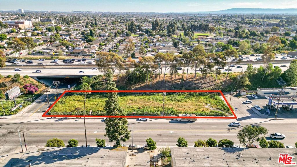 1422 E Imperial Highway