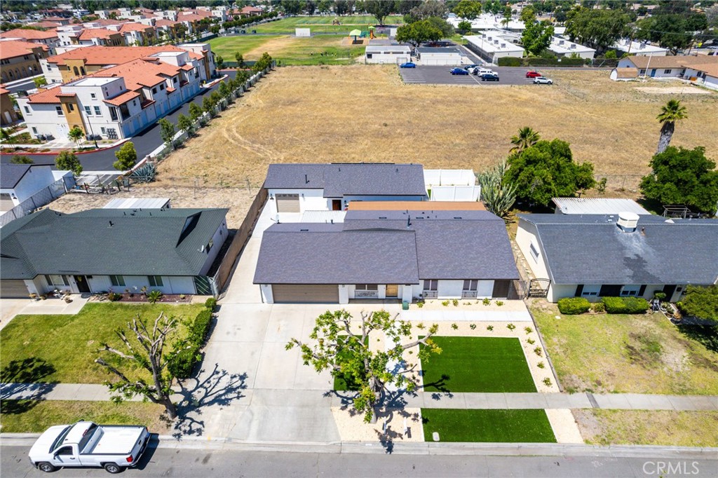 1421 De Anza