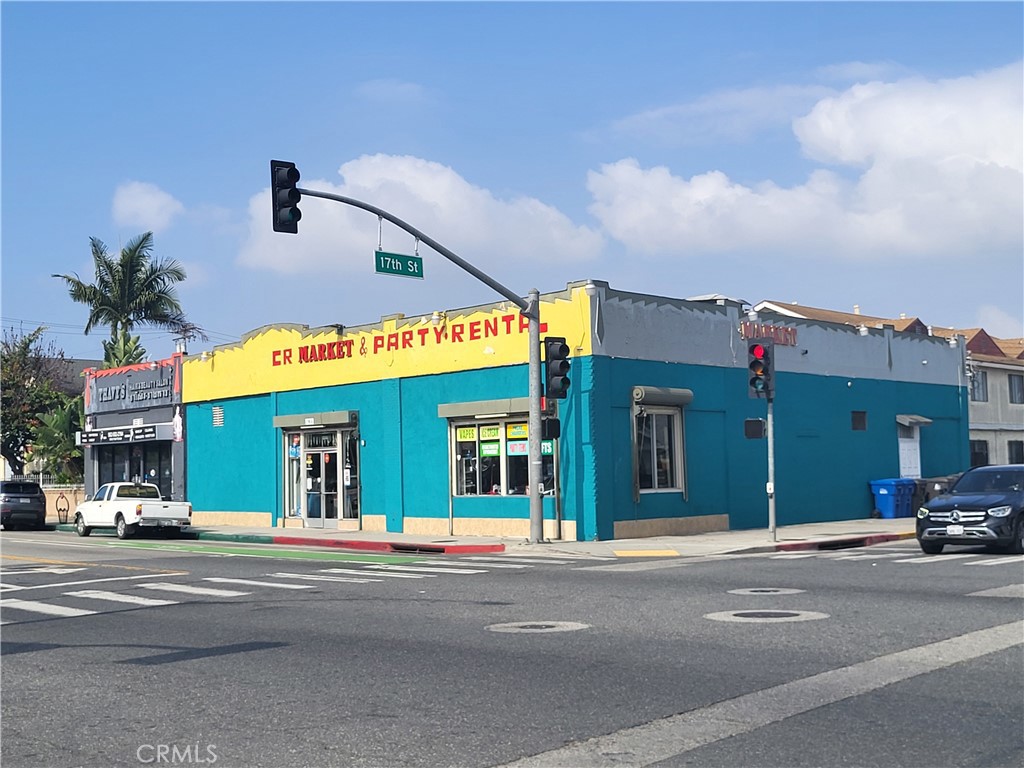 1631 Alamitos Avenue