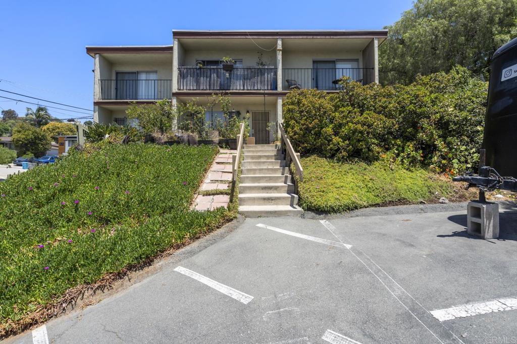 1605 09 Glenwood Drive