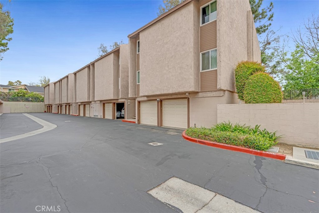 1525 Walnut Leaf Drive 214