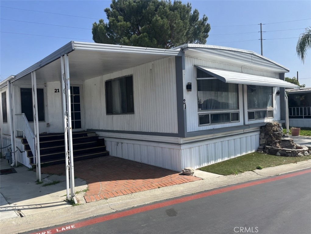 2930 W Rialto Avenue 21