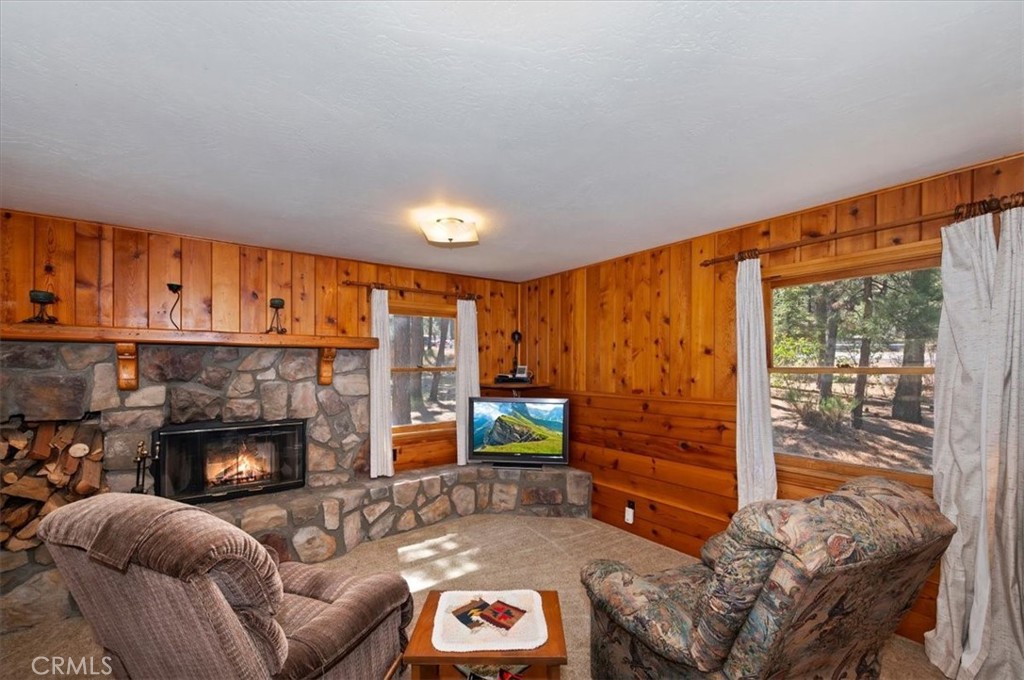 1012 E Country Club