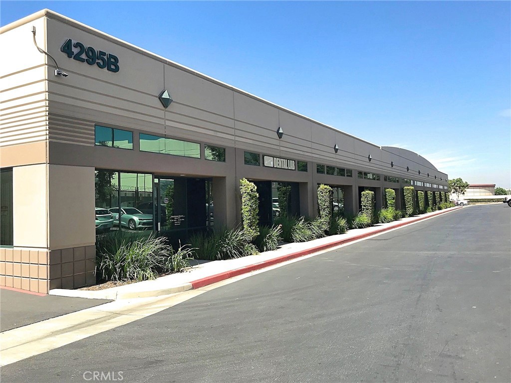 4295 E East Jurupa