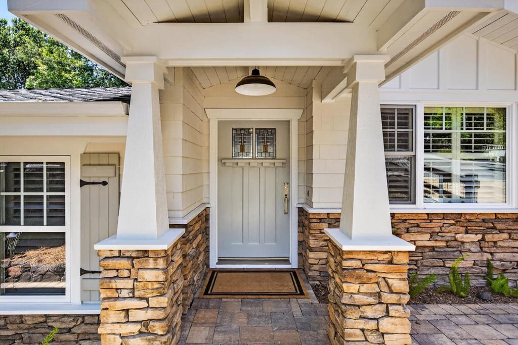 63 Ridge Court