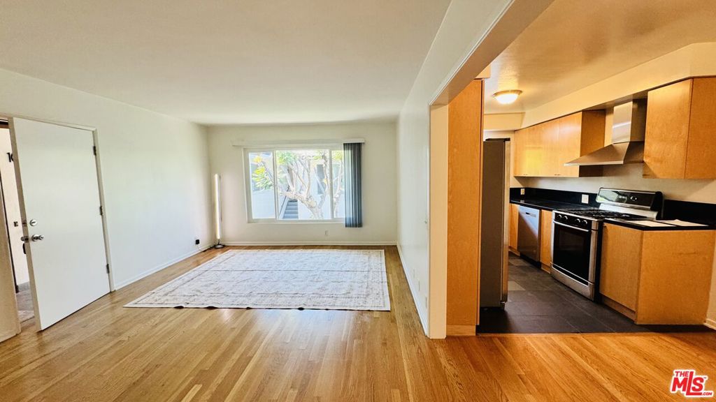 912 6th Street 8