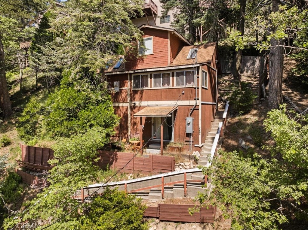 782 Virginia Court