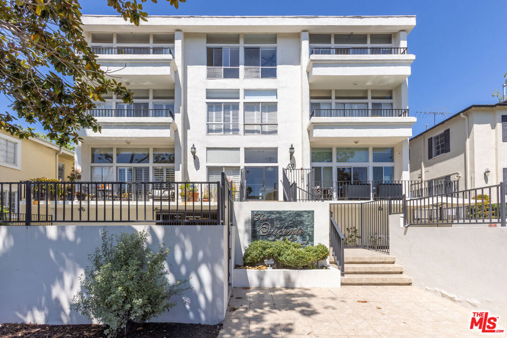 511 San Vicente Boulevard 204