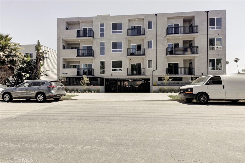 14810 Delano Street 406