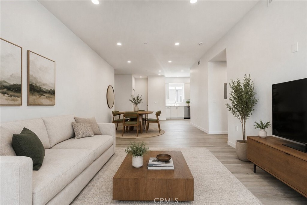 14810 Delano Street 204
