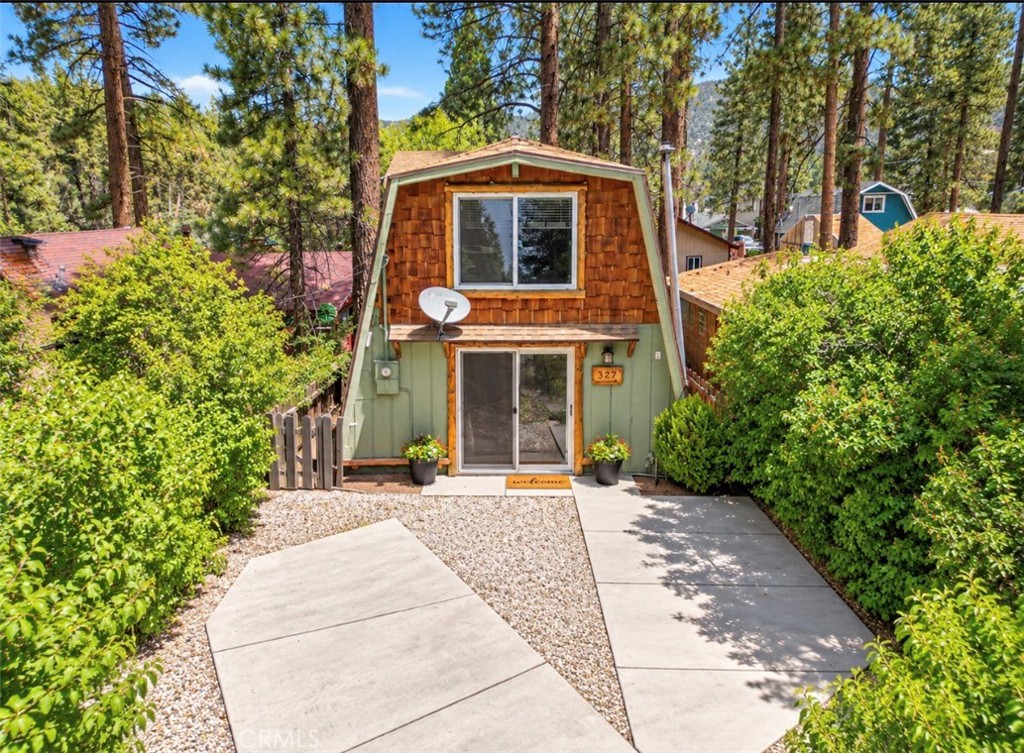 327 W Country Club