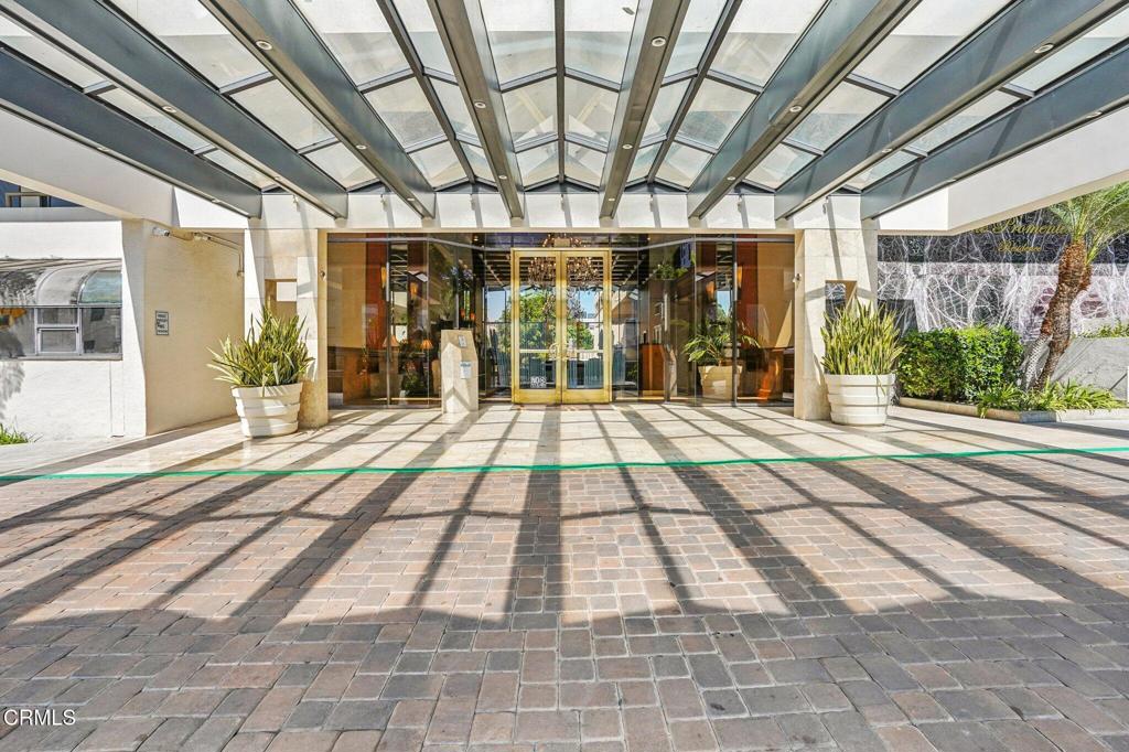 121 S Hope Street 408