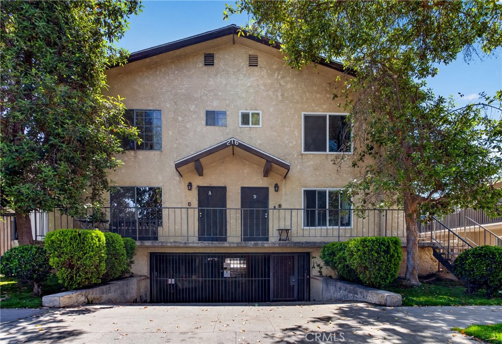 216 W Tujunga A