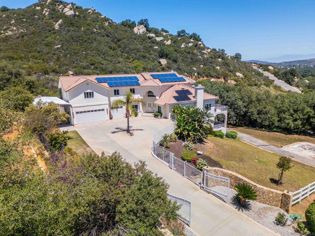 18380 Avenida Caleta