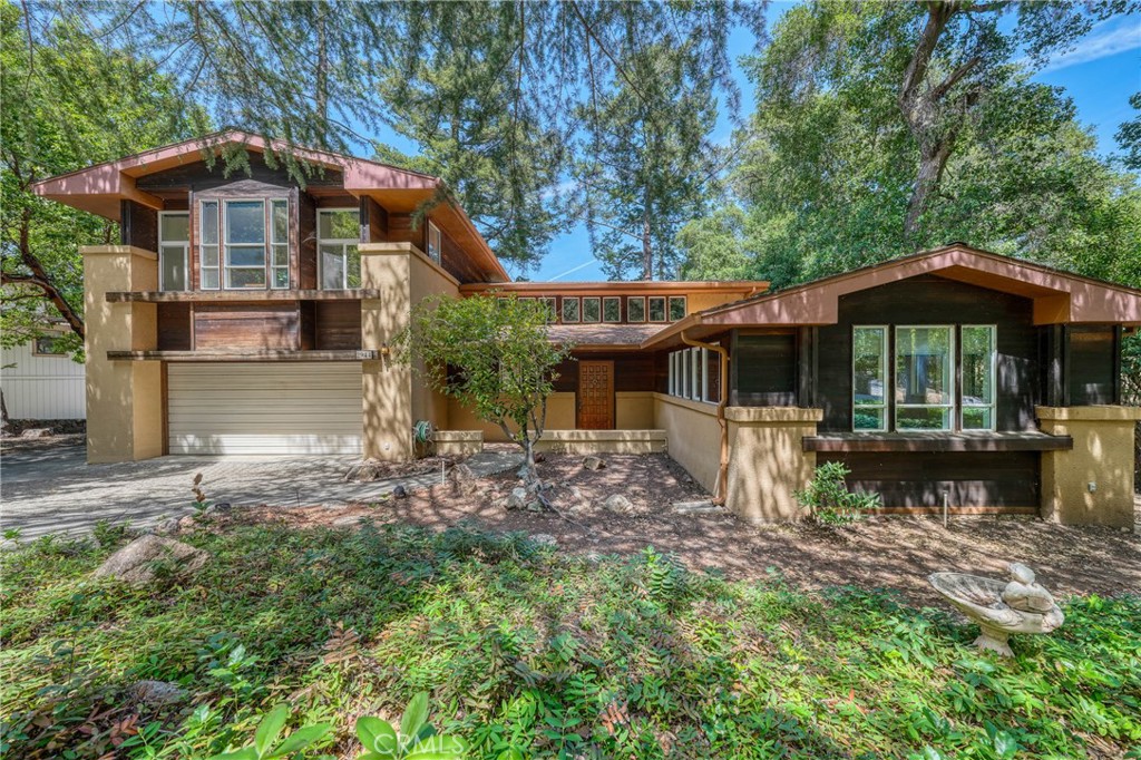 2944 Buckingham