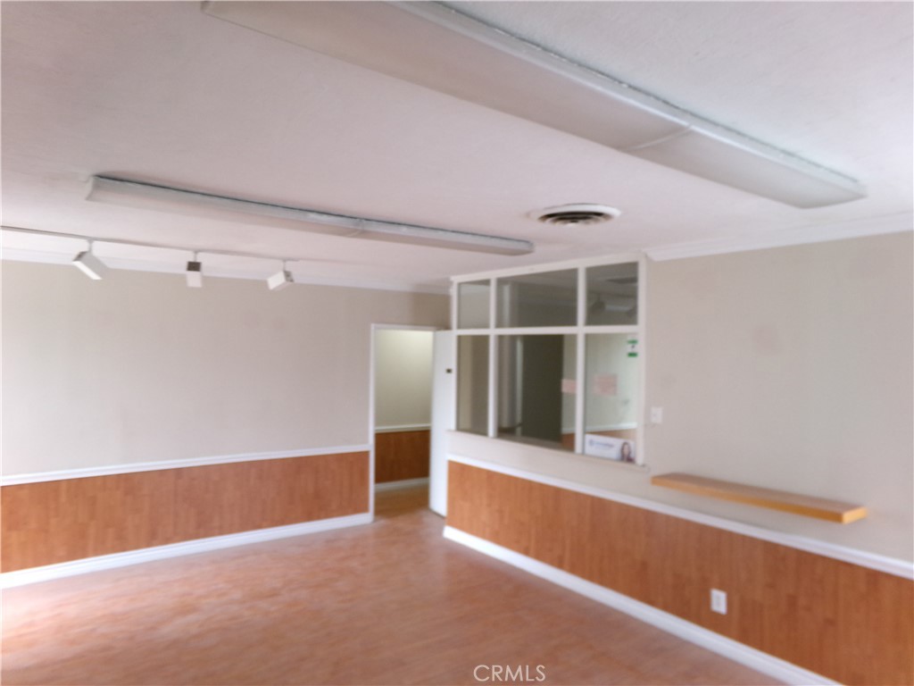 1521 N Broadway