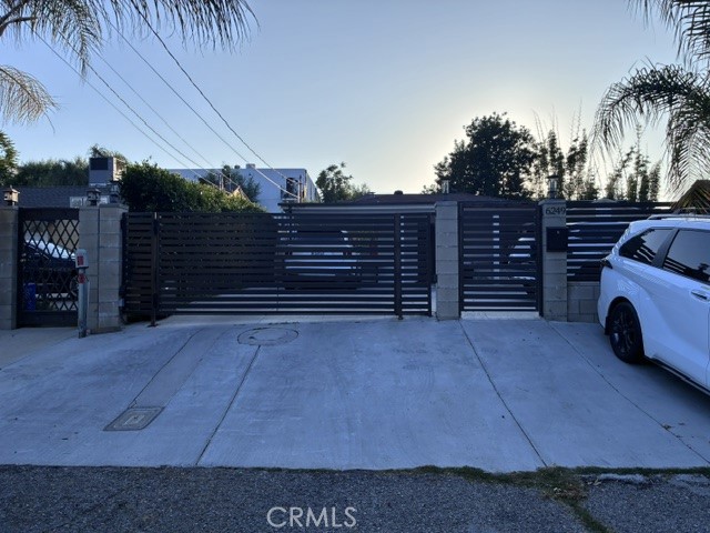6249 Longridge