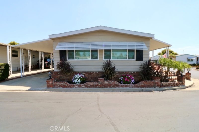 2201 Lake Side Drive 99