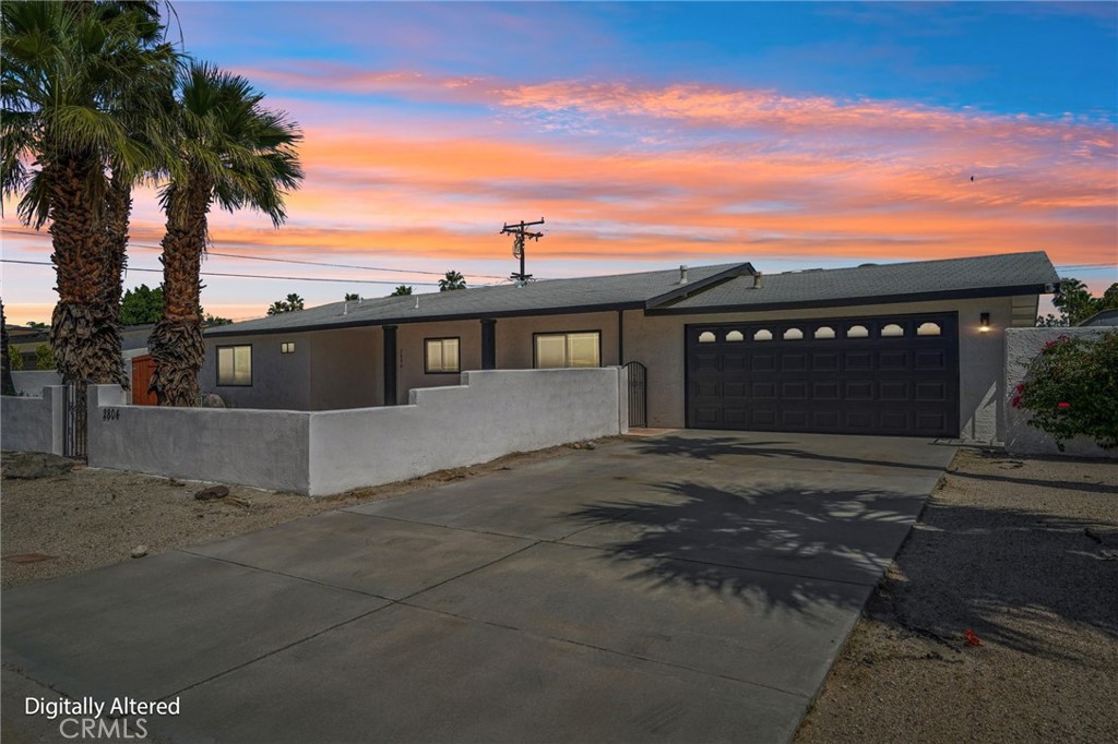 2804 E Valencia