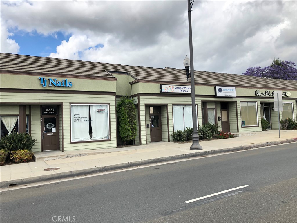 16571 Whittier