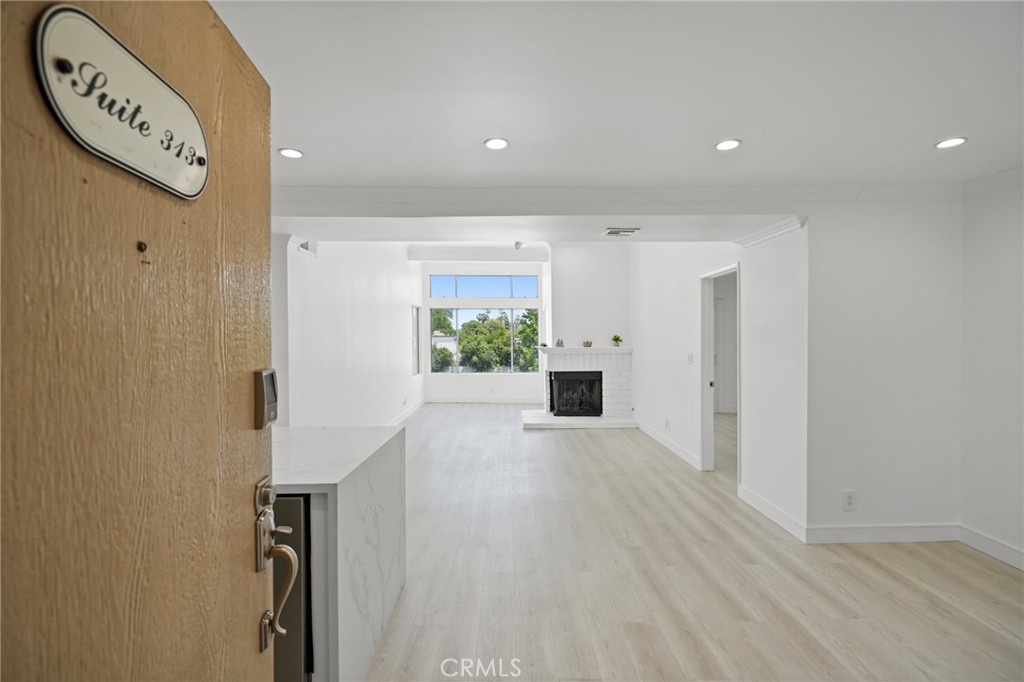 7800 Topanga Canyon Boulevard 313