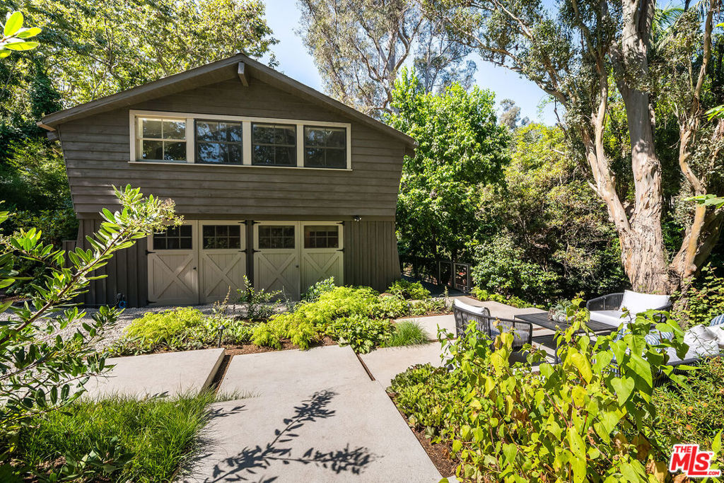 689 Brooktree Road