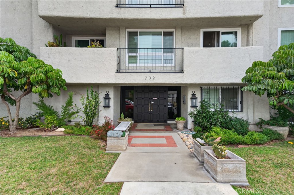 702 Park Avenue 210