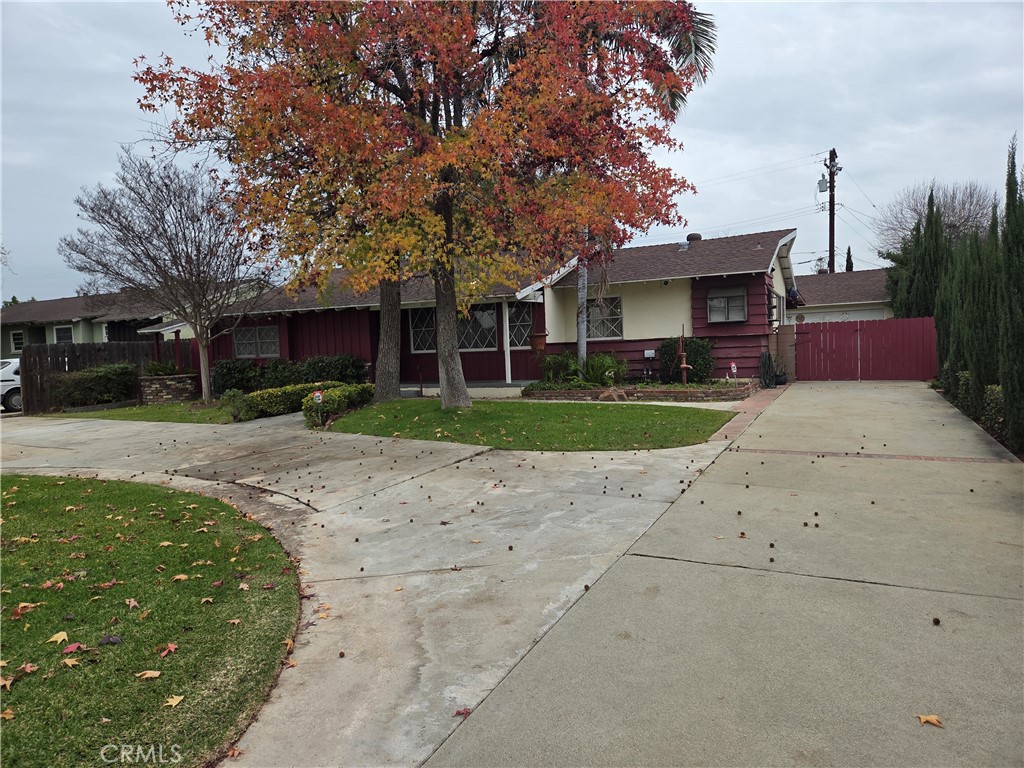 3614 N Grand