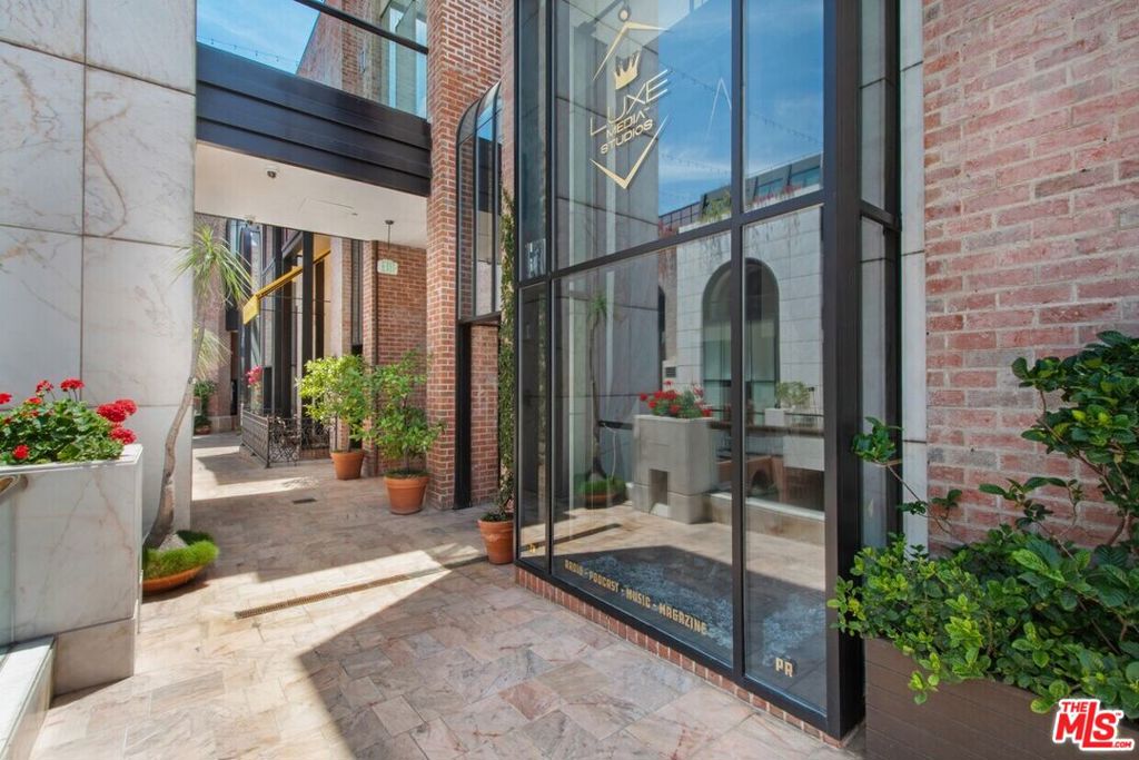 421 N Rodeo Drive S-1