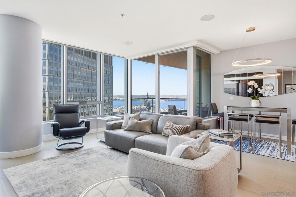 888 W E Street 1403