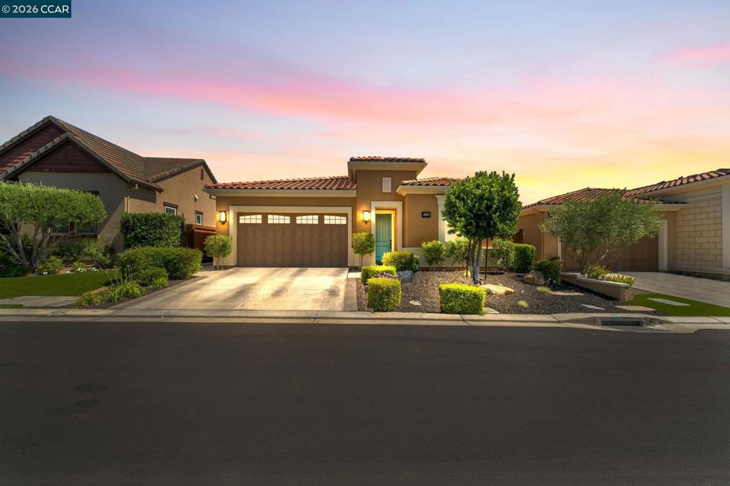 1929 Burgundy Lane