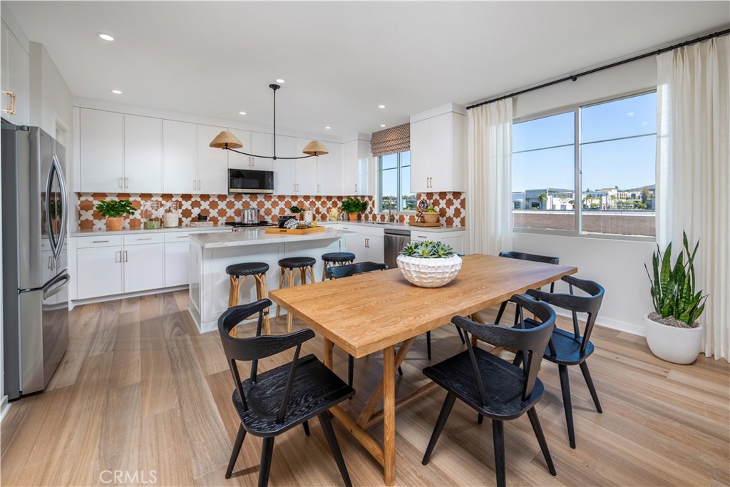903 Estrella Road