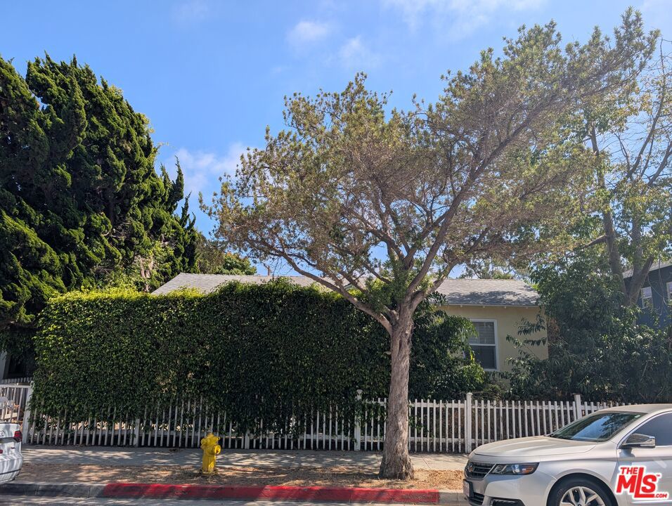 2832 Exposition Boulevard