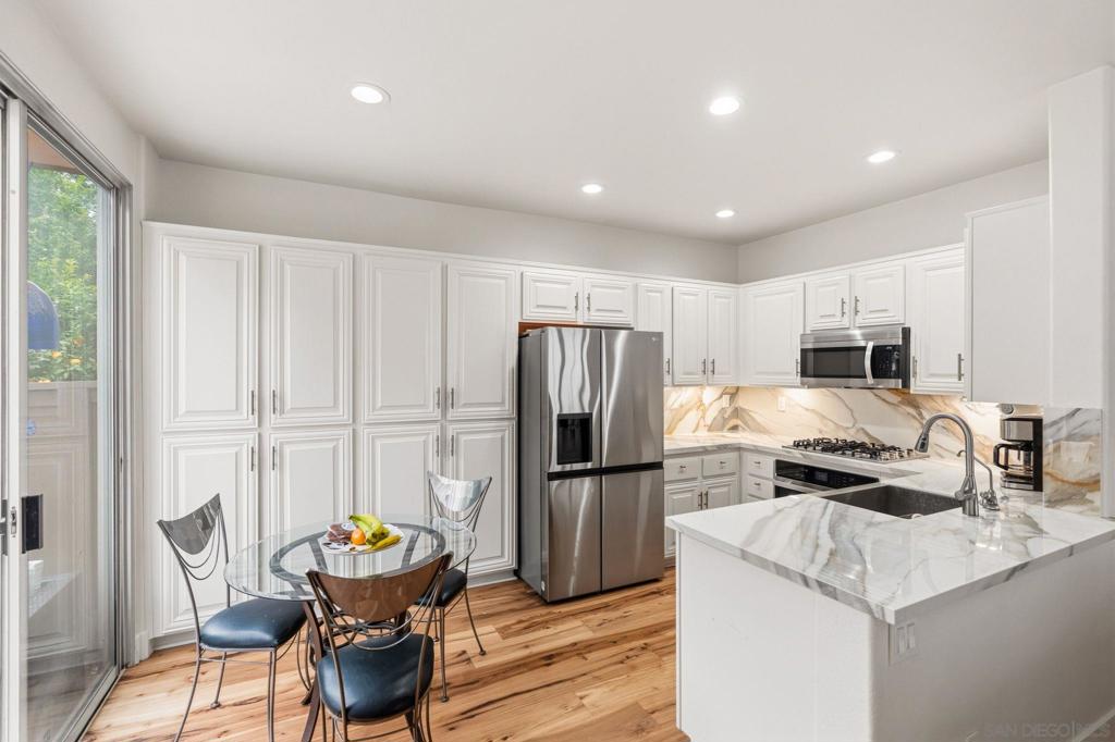 5572 Renaissance Ave. 3