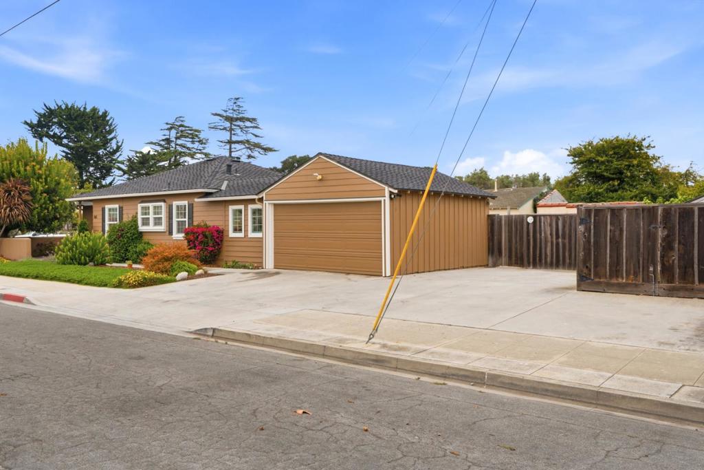 301 Lorimer Street