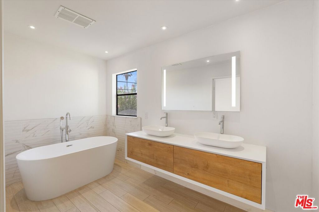 432 S Hamel Road 201