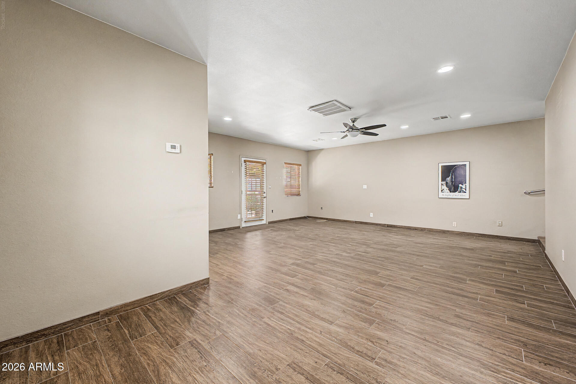 1516 W SHANGRI LA Road, Phoenix, AZ 85029